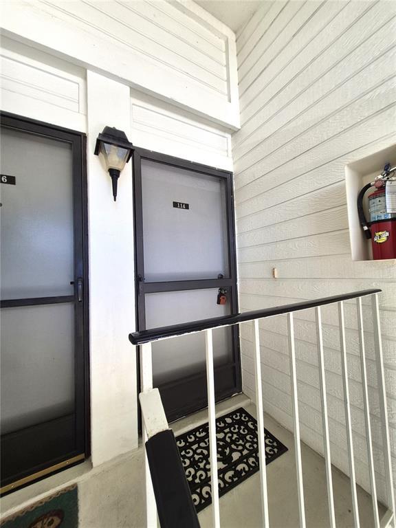 Foto del edificio - 114 Meadow Ln