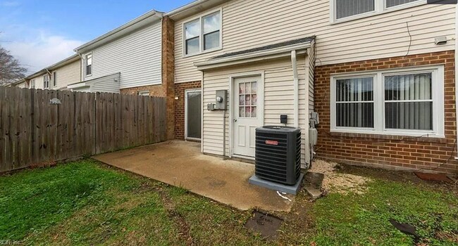 Foto del edificio - 4751 Old Hickory Rd