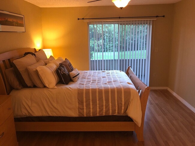 Foto del edificio - "Charming 3-Bedroom Retreat with 2 Full Baths in Prime Tampa Location – 1,481 Sq. Ft. of Comfort!"