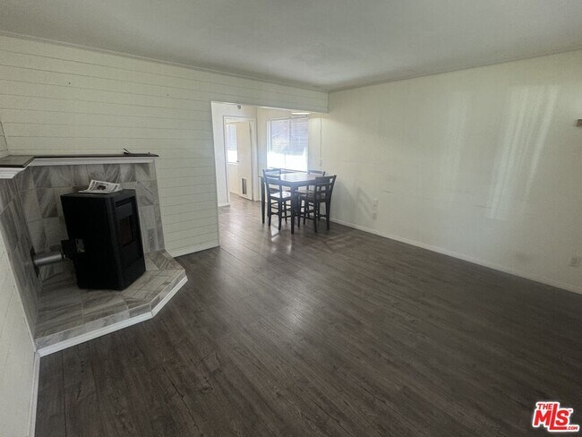 Foto del edificio - 1029 W Fairway Blvd