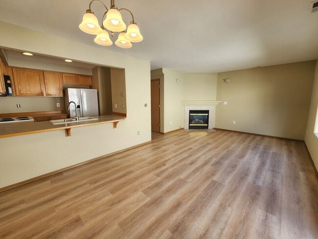 Building Photo - Beautiful 2 bed 2.5 bath Townhome Monroe $2595/mo