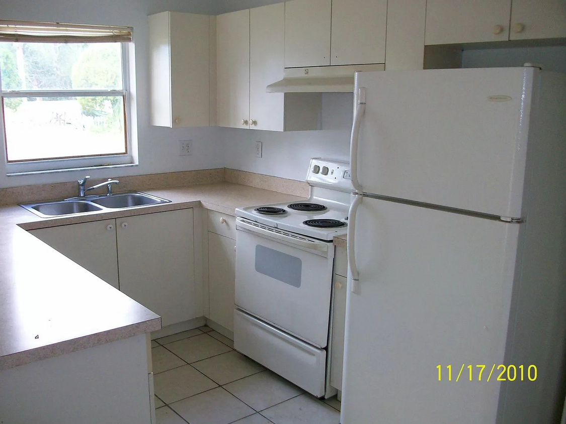 Foto del edificio - 3 bedroom, 2 bathroom Sarasota home, plus ...