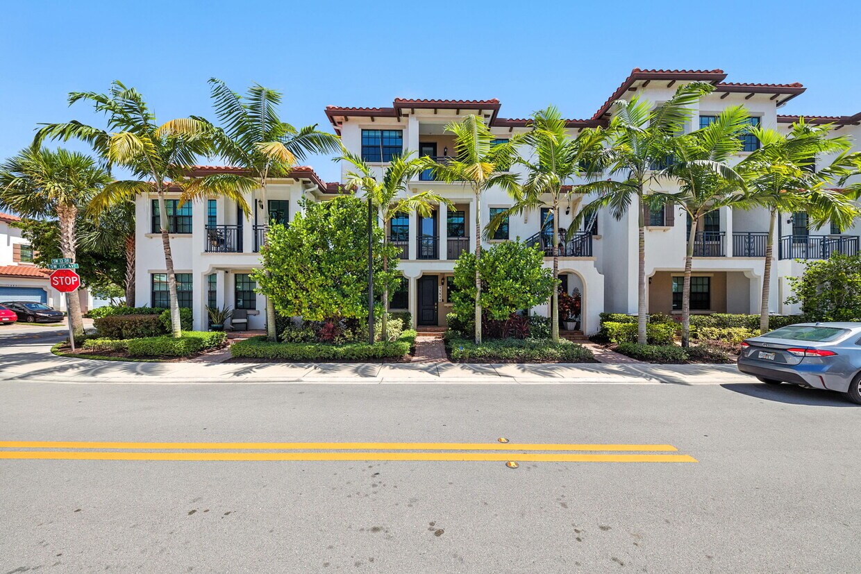 Foto principal - 11514 SW 13th Ct