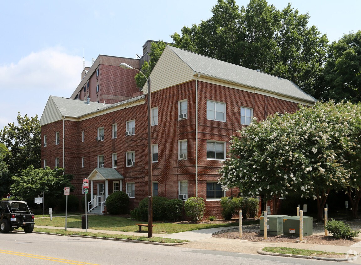 Building Photo - 8 Saint Marys St