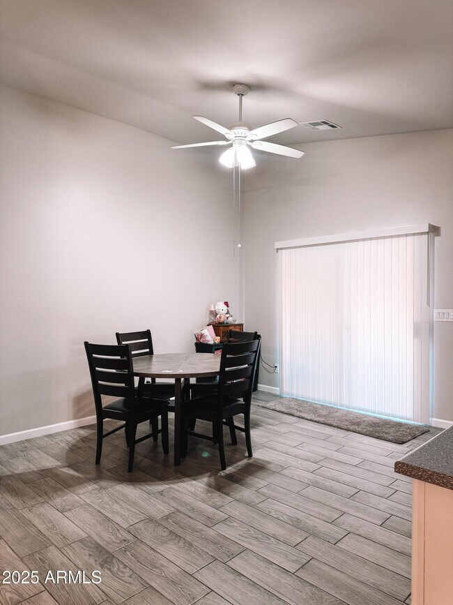 Foto del edificio - 16486 N 164th Dr