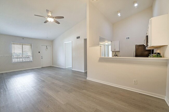 Foto del edificio - 6327 Chasewood Dr