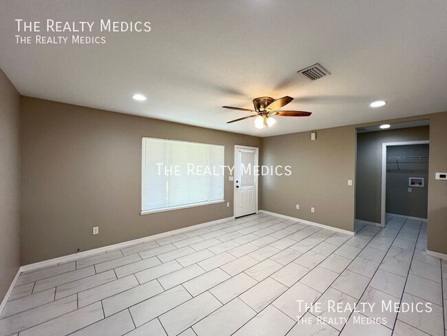 Building Photo - 461 Malauka Loop