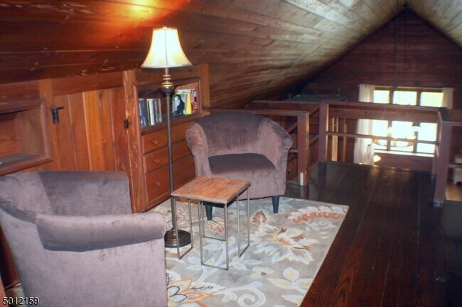 Building Photo - 46 Oak Rd