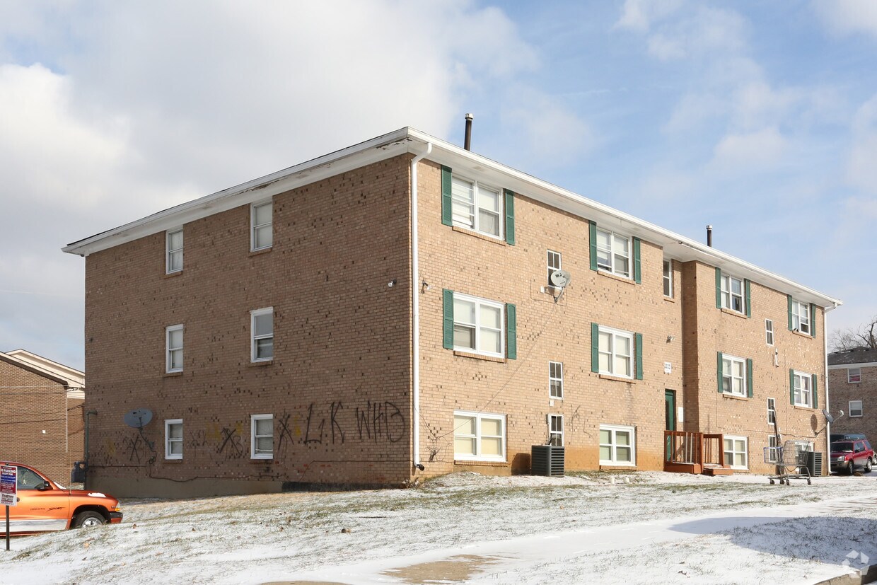Daniel Court Apartments Lexington