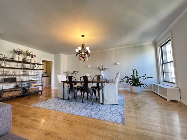 Foto del edificio - 3110 N Sheridan Rd