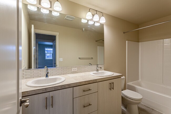 Foto del edificio - 16323 NW Chadwick Way