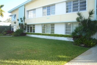 Building Photo - 990 Casuarina Rd