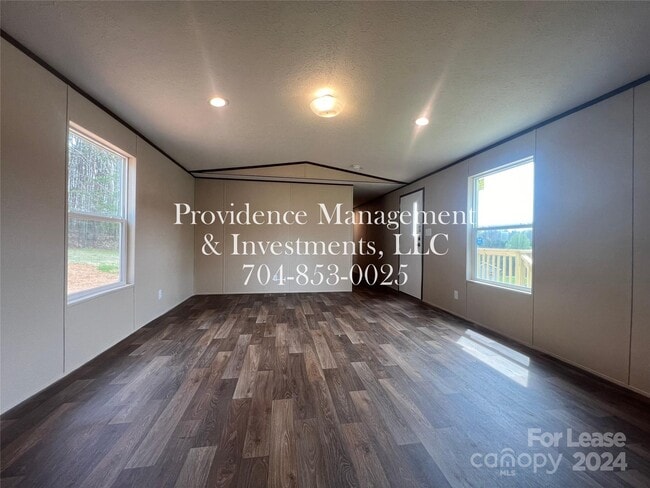Building Photo - 1158 Wagon Wheel Rd