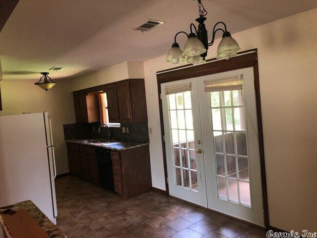 Foto del edificio - 12 Hawthorne Dr