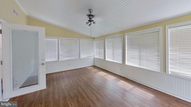 Foto del edificio - 4685 Cedar Pl