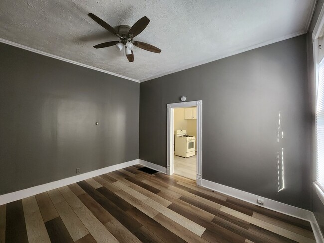 Building Photo - Midtown Duplex