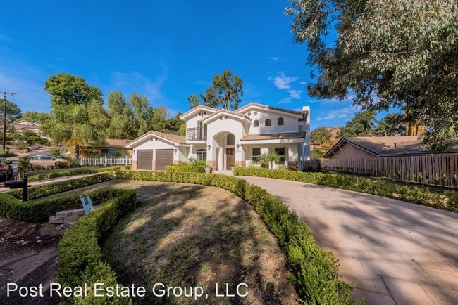 Building Photo - 28303 Laura La Plante Dr
