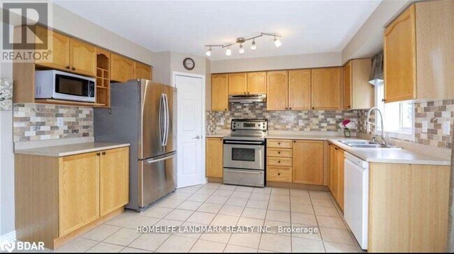 Building Photo - 61 Summerset Dr