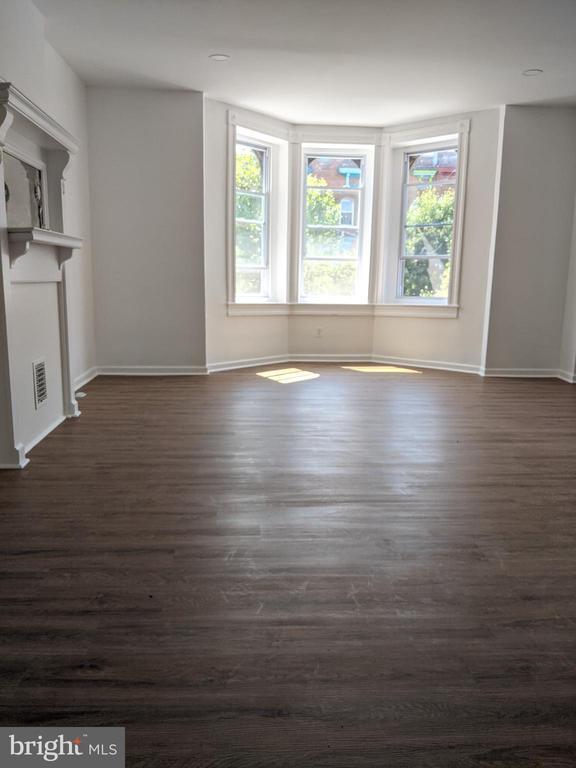 Foto del edificio - 2827 N Calvert St
