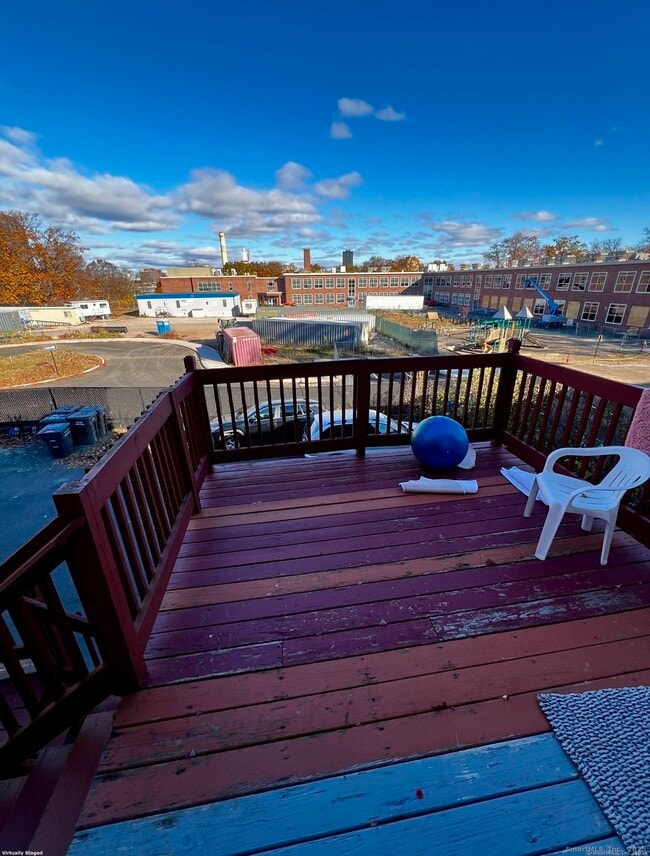 Foto del edificio - 24 Mortson St