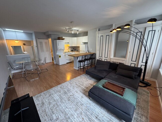 Photo - 1839 Master St Apartment