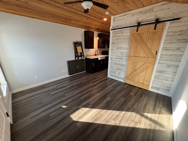 Foto del edificio - 1 Bedroom/1 Bathroom Tiny Home in Sulphur Rock