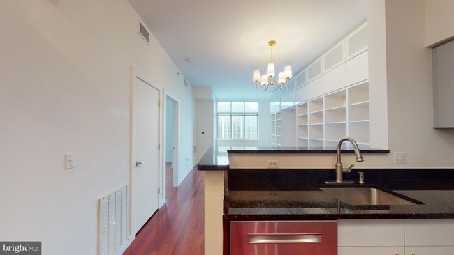 Foto del edificio - 1000 New Jersey Ave SE