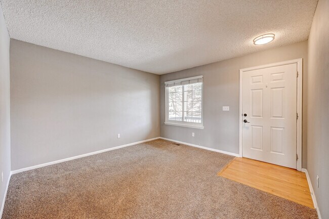 Foto del edificio - 9725 Canberra Ct