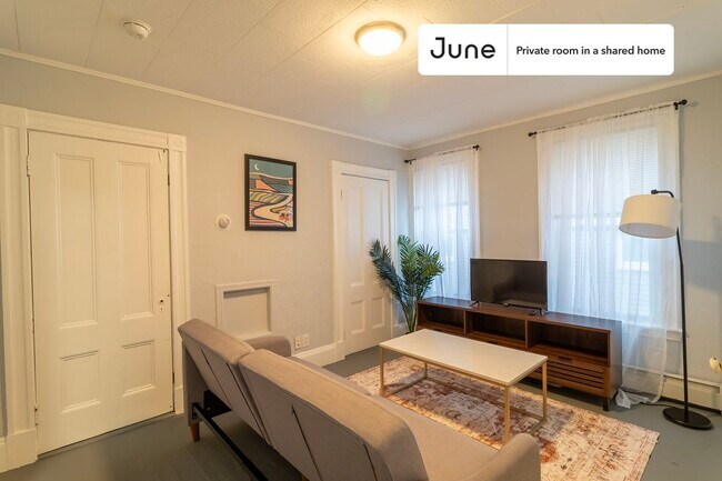 Foto del edificio - Room in Shared 3 bed/1 bath home