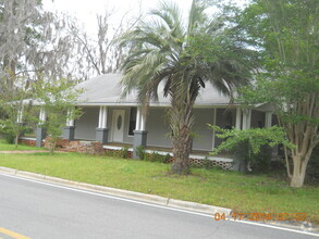 Building Photo - 29 S Pecan St