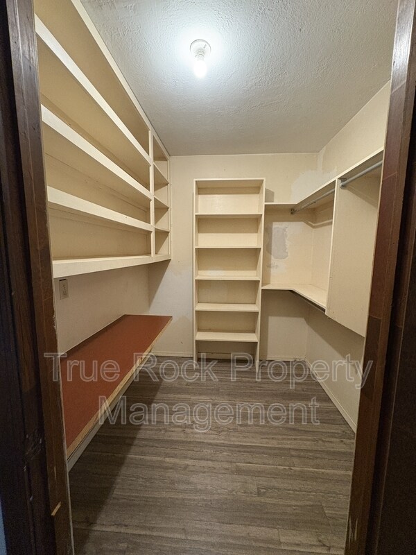 Building Photo - 23185 CR 3520