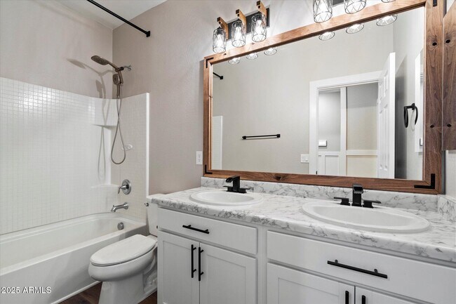 Building Photo - 17618 W Paraiso Dr