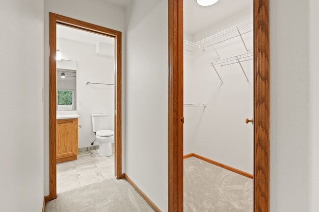 Building Photo - 13-13 Redtail Ct