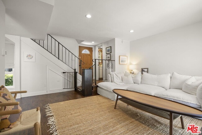 Foto del edificio - 27462 Country Glen Rd