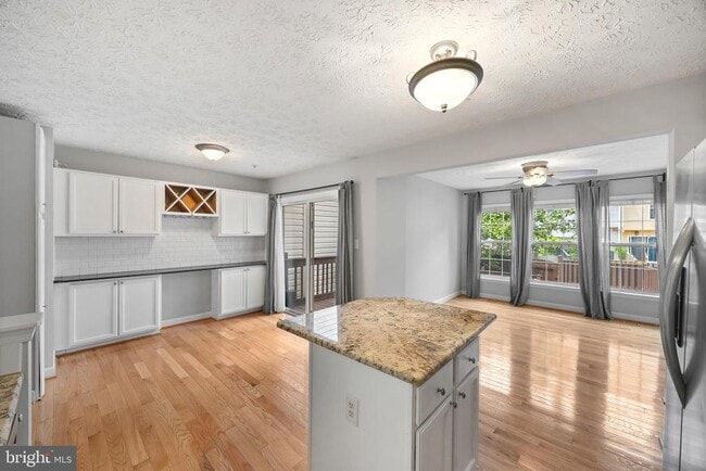 Foto del edificio - 2716 Mapleview Ct
