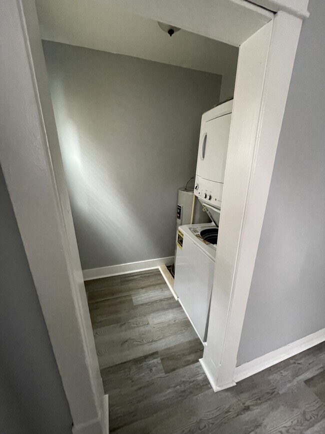 Building Photo - Zaza Property