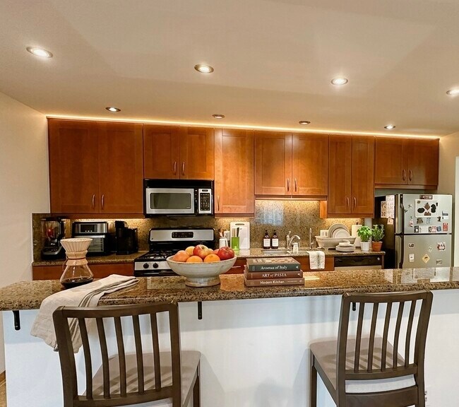 Foto del edificio - 1940 N Highland Ave