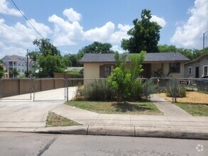 Building Photo - 1822 Hays St