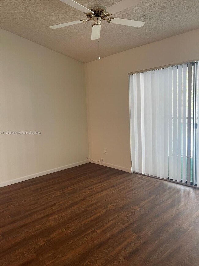Building Photo - 510 S Park Road 22-10, Hollywood, FL 33021