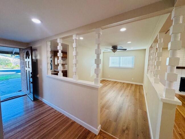 Foto del edificio - Beautifully Refreshed 3-Bedroom Home with Timeless Charm and Modern Comforts