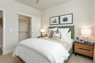 Building Photo - The Retreat at Rio Salado