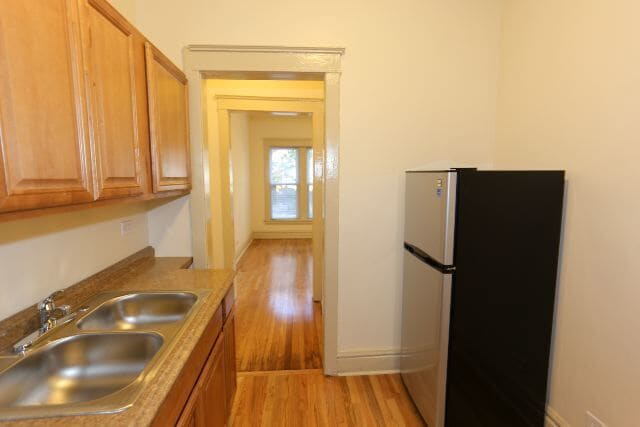 Building Photo - 4710 N Racine Ave