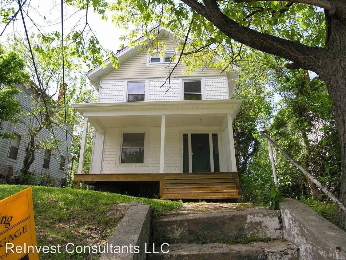 Foto principal - 5 br, 2 bath House - 3339 Bonaparte Ave.