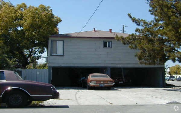 Building Photo - 218 Winslow St