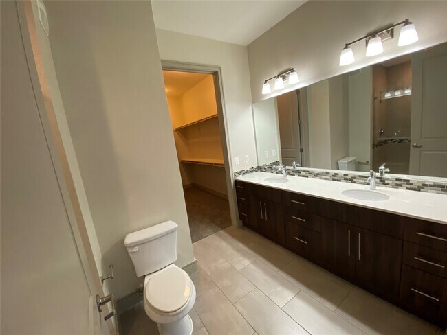 Foto del edificio - 1800 St Joseph Pkwy