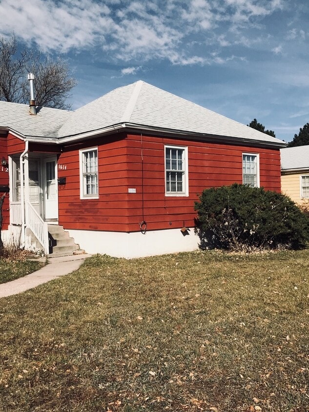 Primary Photo - 2 BEDROOM, 1 BATHROOM APARTMENT