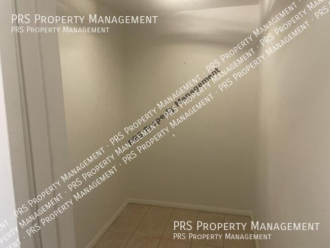 Building Photo - 826 S Casitas Dr