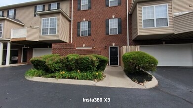 Building Photo - The Villas of Emerald Woods