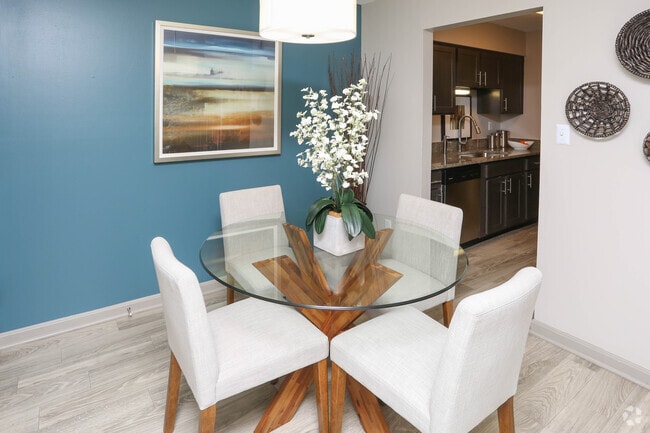 2HAB, 2BA - 910 ft² - The Madison - Área de comedor - The Heritage by Fairlawn