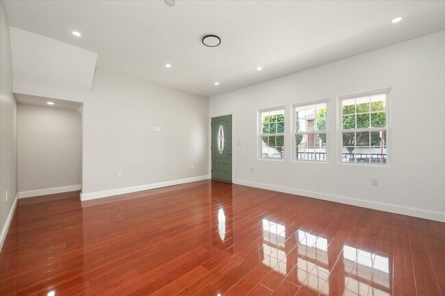 Foto del edificio - 10709 220th St